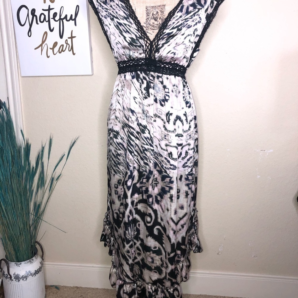 Hazel Empire Waist V Neck Crocheted Lace Trim Pattern Cream & Black Dress Size S - Picture 1 of 7